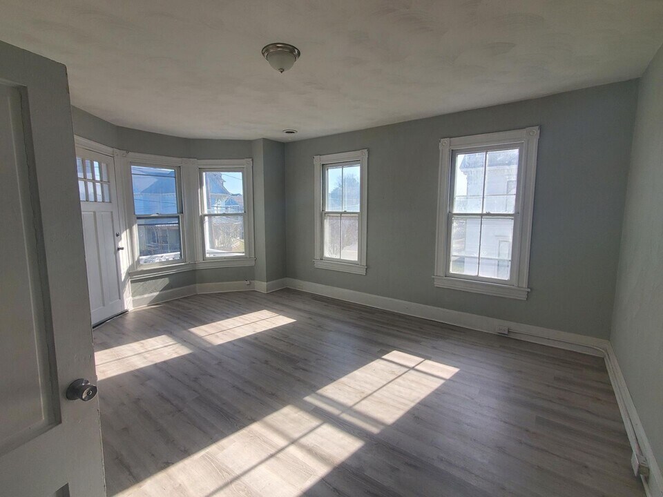 246 Hatton St in Portsmouth, VA - Building Photo