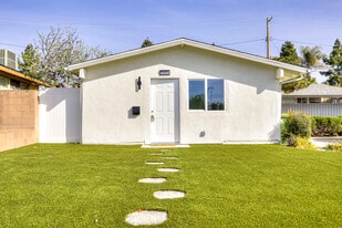 16501 Kingsbury St in Granada Hills, CA - Building Photo