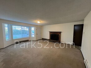 12613 80th Ave E in Puyallup, WA - Building Photo - Building Photo