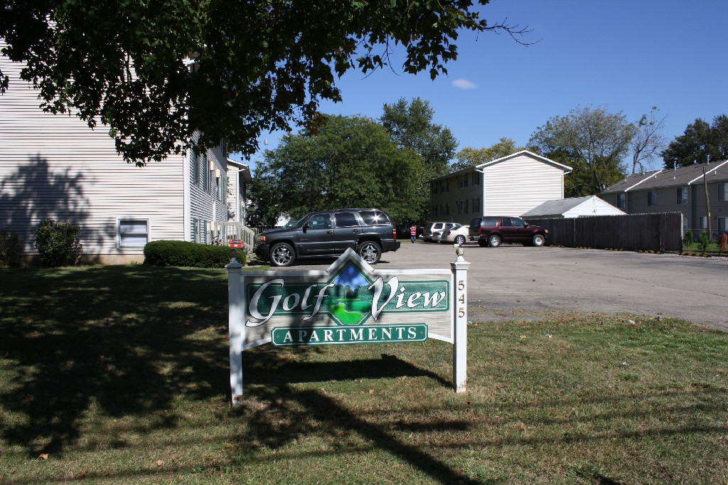 Golf View Apartments in Rochelle, IL - Building Photo