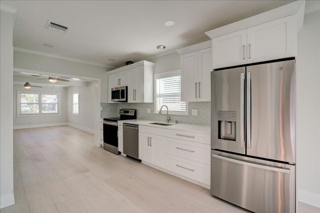 property at 320 NW 6th Ave