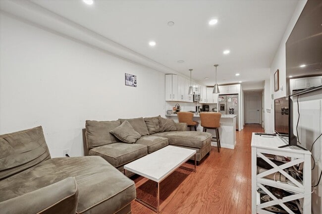 970 N Marshall St in Philadelphia, PA - Building Photo - Building Photo