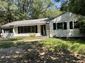 210 Wildwood Terrace in Jackson, MS - Building Photo