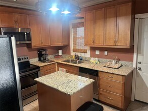 2210 Alabama St in Houston, TX - Building Photo - Building Photo