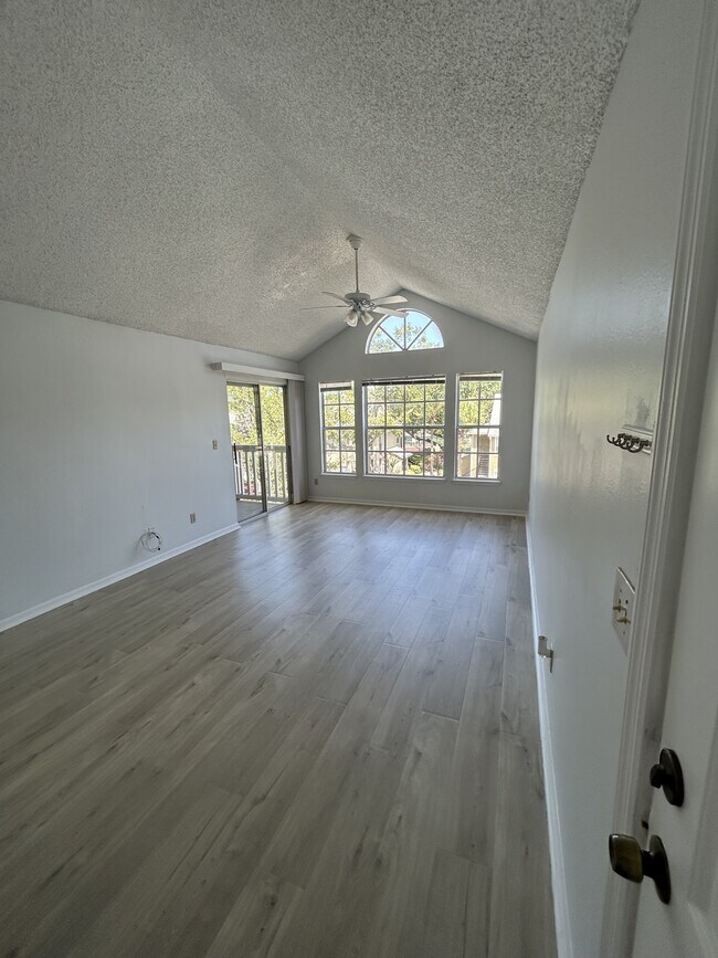 property at 1055 S Hiawassee Rd