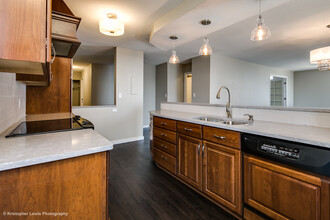 1625 Larimer St, Unit 2107 in Denver, CO - Building Photo - Building Photo