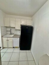 2380 Diana Dr in Hallandale Beach, FL - Building Photo - Building Photo