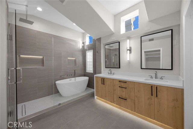 21 Sea Terrace in Newport Beach, CA - Building Photo - Building Photo