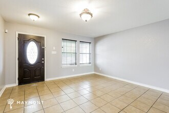 3507 Robin Mdw in San Antonio, TX - Building Photo - Building Photo