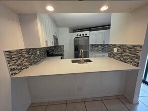 3909 Victoria Dr in West Palm Beach, FL - Building Photo - Building Photo