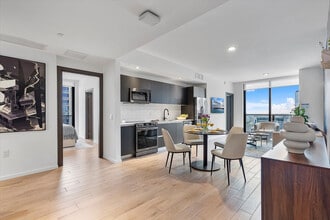 398 NE 5th St, Unit SI ID1372297P in Miami, FL - Foto de edificio - Building Photo