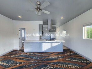 934 E Broadway in Long Beach, CA - Building Photo - Building Photo