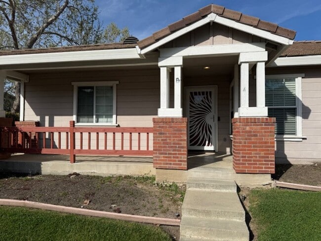 property at 4 White Lily Ct
