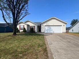 721 S Lantern Ridge in Nixa, MO - Building Photo