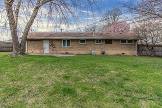 2106 Campbell Dr in Champaign, IL - Building Photo - Building Photo