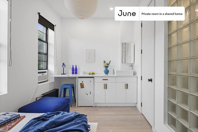 Room in Shared 3 bed/3 bath home in Queens, NY - Building Photo - Building Photo