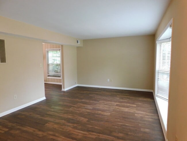 712 Cahaba Manor Dr in Pelham, AL - Building Photo - Building Photo