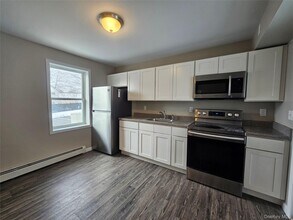 12 West St in Goshen, NY - Building Photo - Building Photo