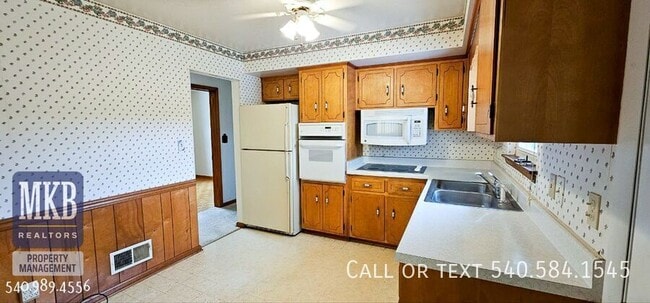 2826 Sample Ave SE in Roanoke, VA - Building Photo - Building Photo