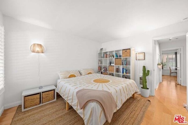 1125 Pico Blvd, Unit 2 in Santa Monica, CA - Foto de edificio - Building Photo