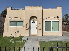 1905 E Palmer St in Compton, CA - Building Photo