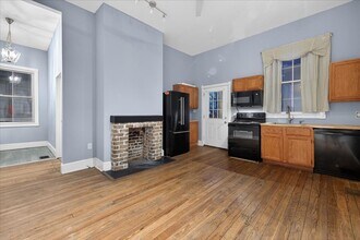 211 W 38th St in Savannah, GA - Building Photo - Building Photo