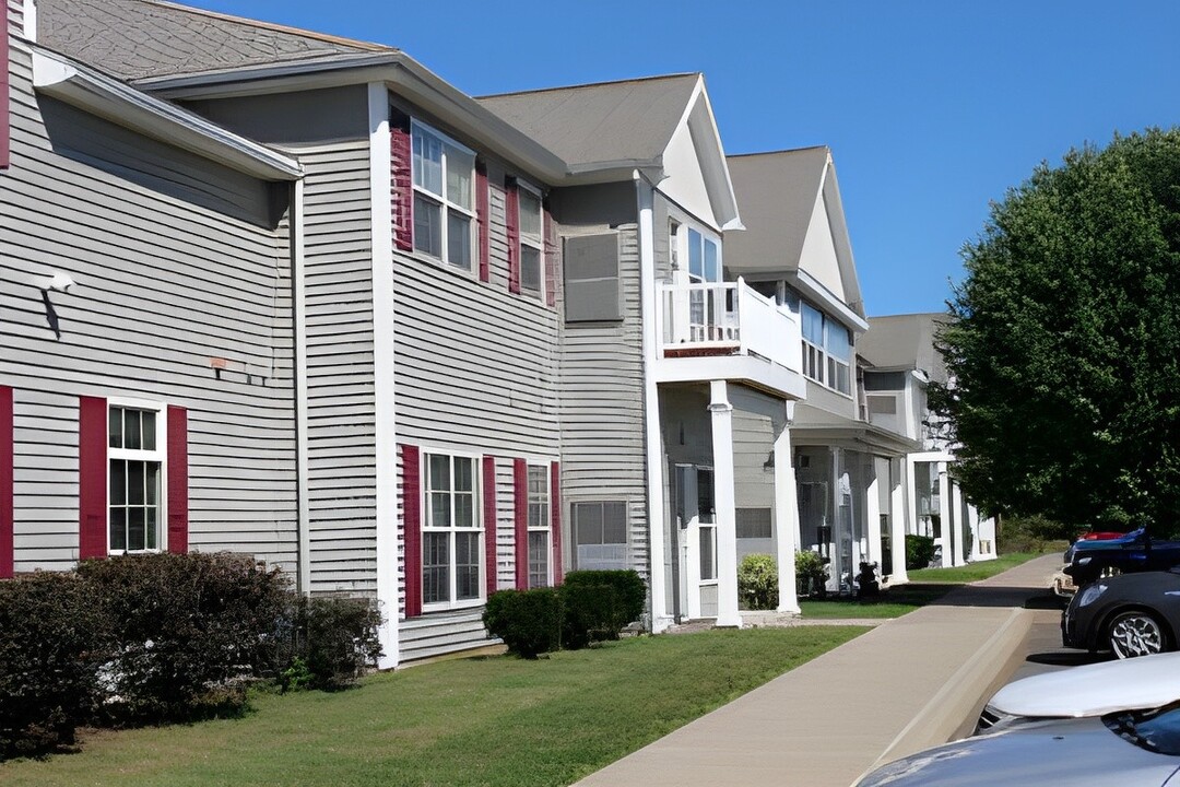 Brooke Pointe in Castleton On Hudson, NY - Foto de edificio