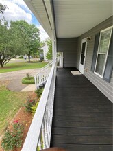 107 Ivy Green Ct in Dallas, GA - Foto de edificio - Building Photo