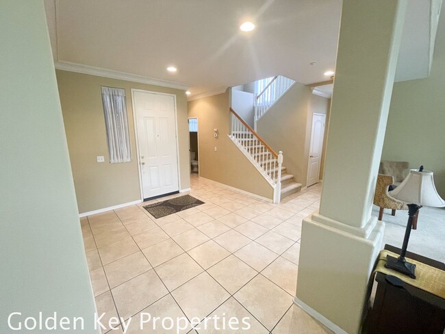4709 Sandalwood Way in Oceanside, CA - Building Photo - Building Photo