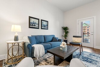 Middleborough Station in Middleboro, MA - Foto de edificio - Building Photo