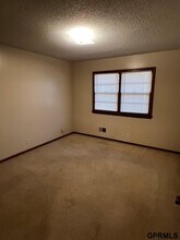13224 Montclair Dr in Omaha, NE - Foto de edificio - Building Photo