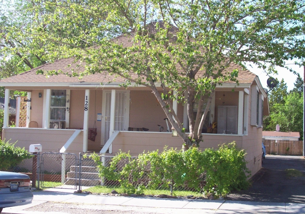 128 La Rue Ave in Reno, NV - Foto de edificio