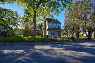 245 S Hanover St in Pottstown, PA - Building Photo - Building Photo