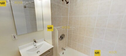 86 Hammond St, Unit 4 in Boston, MA - Foto de edificio - Building Photo