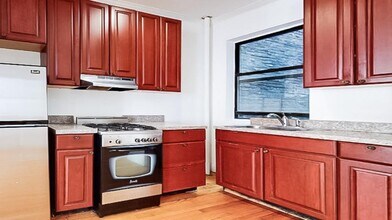 West 147th Street in New York, NY - Foto de edificio - Building Photo