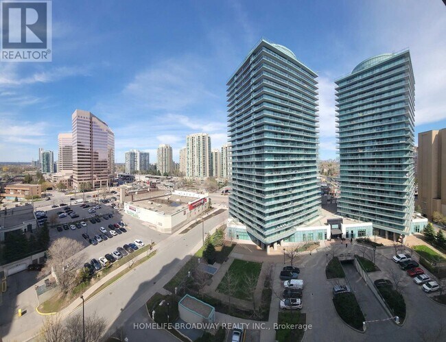 23 Lorraine Dr in Toronto, ON - Building Photo - Building Photo