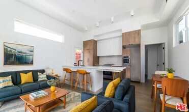 1332 Silver Lake Blvd in Los Angeles, CA - Building Photo - Building Photo