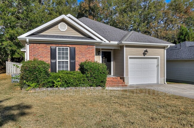 2051 Sylvan Lake Dr in Grovetown, GA - Building Photo - Building Photo