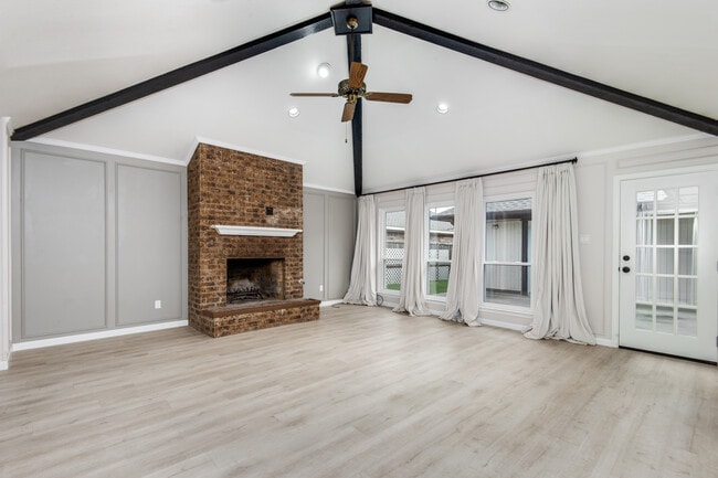 3915 St Christopher Ln in Dallas, TX - Foto de edificio - Building Photo