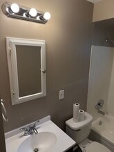 2033 Bella Clare Dr in St. Louis, MO - Building Photo - Building Photo
