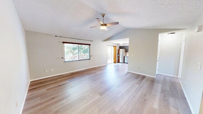 5709 Nike Dr in Hilliard, OH - Building Photo - Building Photo