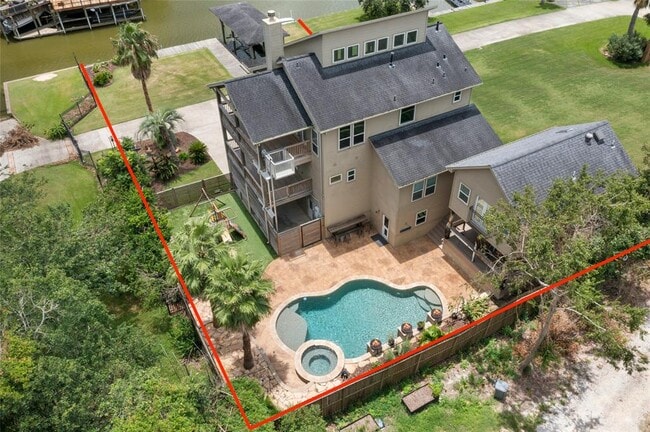 4525 Beacon Hill Dr in Seabrook, TX - Building Photo - Building Photo