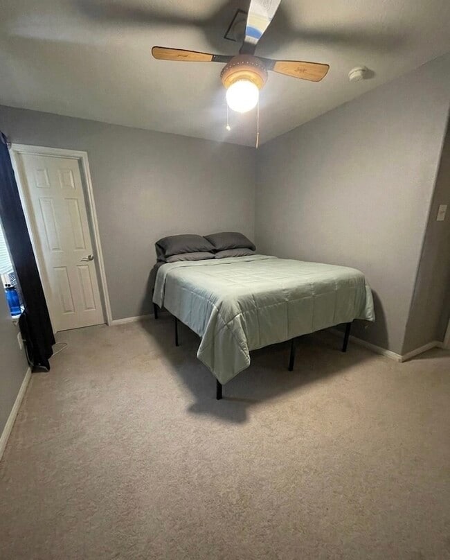 property at 931 N Sky Dr