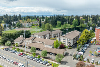 Bitter Lake Village in Seattle, WA - Foto de edificio - Building Photo