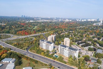 Roanoke Apartments in Toronto, ON - Building Photo - Building Photo