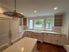 8 Park Ave in Goldens Bridge, NY - Building Photo - Building Photo