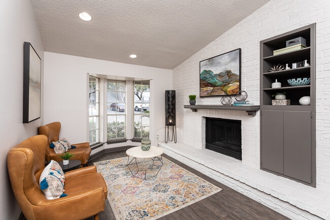 Solara Apartment Homes in San Antonio, TX - Building Photo - Interior Photo