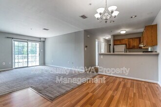 102 Grosvenor Ln in Stafford, VA - Building Photo - Building Photo