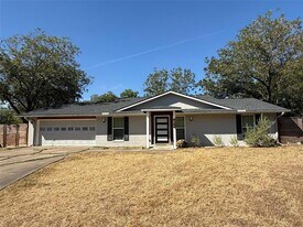 5814 Gloucester Ln in Austin, TX - Building Photo