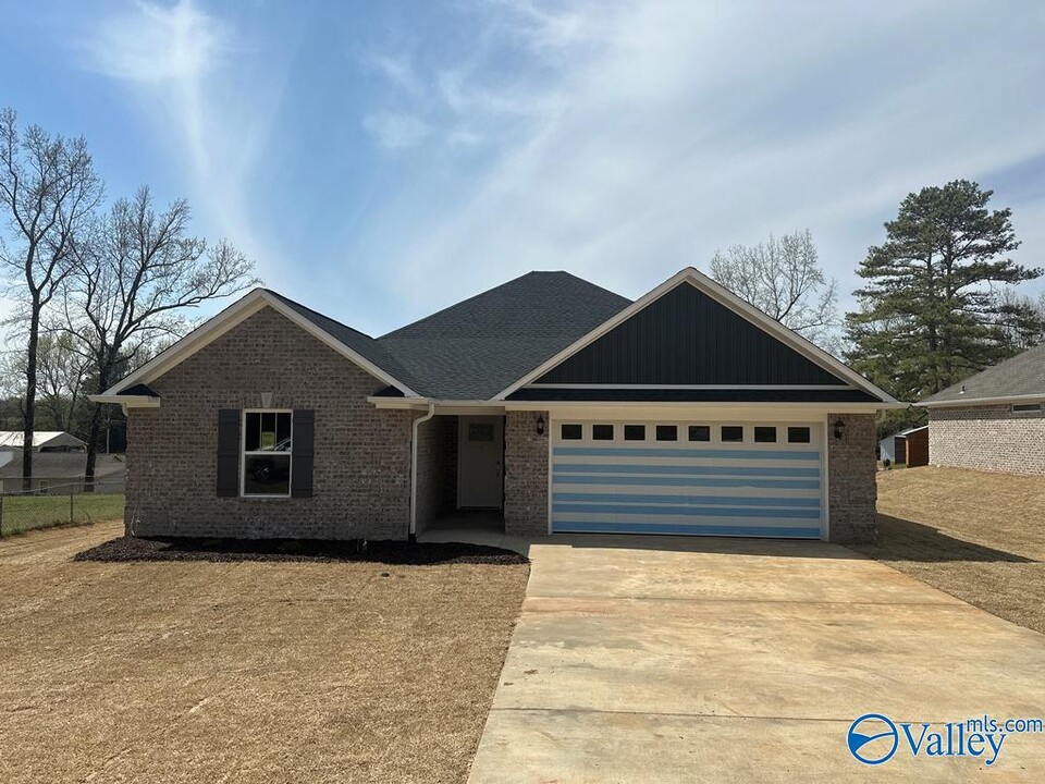 28928 Red Bird Ln in Harvest, AL - Building Photo